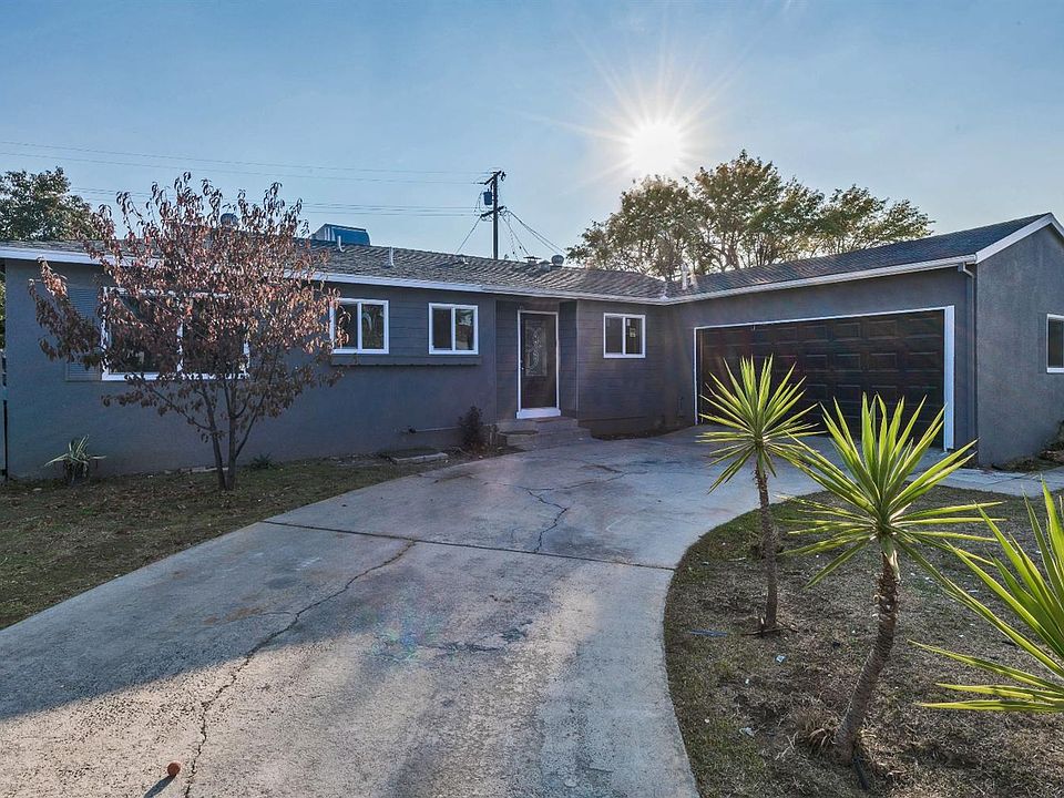 1st image of 5042 E Lamona Ave