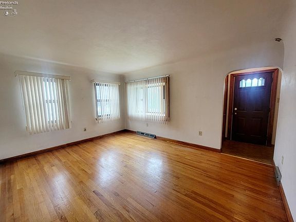 3rd image of 243 Madden Ave