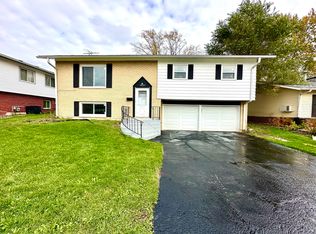 15137 Rob Roy Dr, Oak Forest, IL 60452