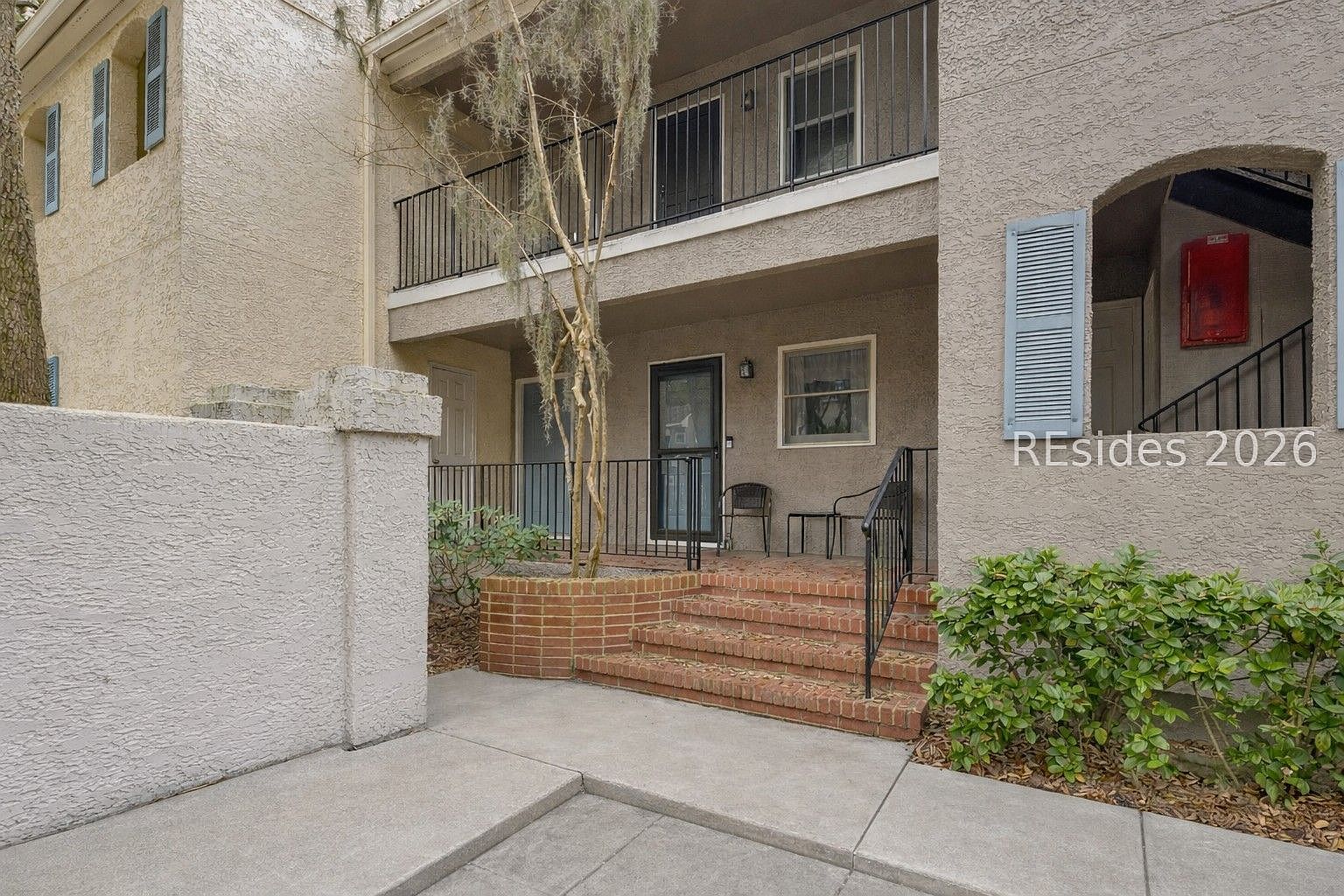 4 Wimbledon Ct APT 101