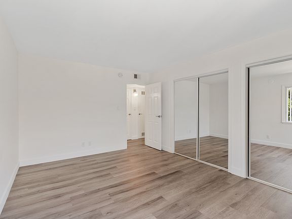 5th image of 914 Rich Ave APT 4