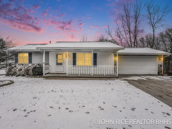362 York View Ln NW, Comstock Park, MI 49321