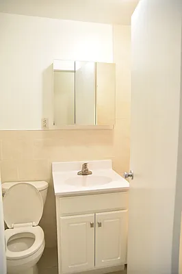 Rented by Giaps Realty Group LLC | media 21