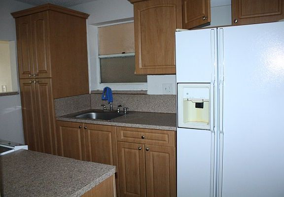 4th image of 710 SW 81st Ave #6B