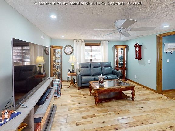 4th image of 3399 Howells Mill Rd