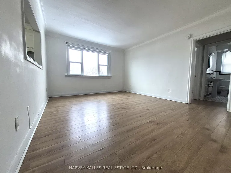 2905 Saint Clair Ave E #12 — Photo 6
