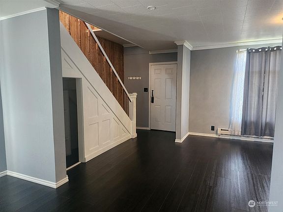 5th image of 1109 W Wishkah Street