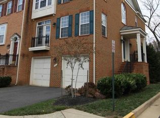 2977 Covington Square Way, Fairfax, VA 22031
