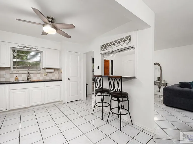 844 Jenny Cir — Photo 10