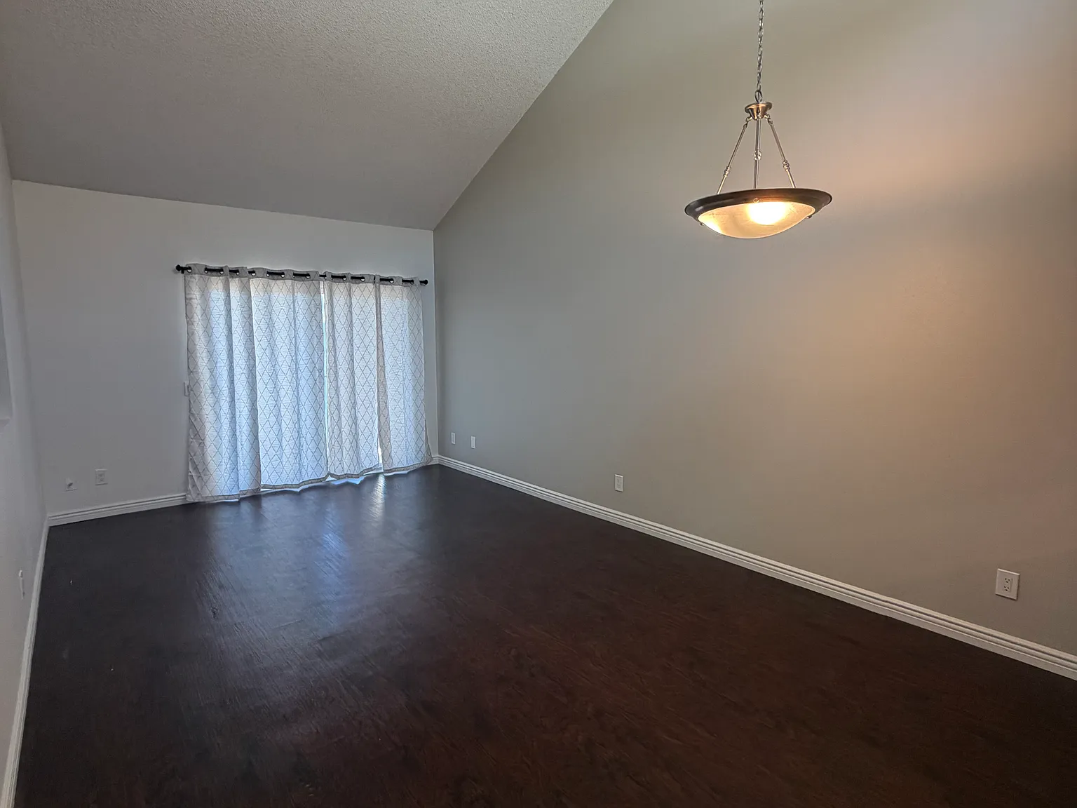 2 bed, 900 sqft, $2,650 — Photo 4