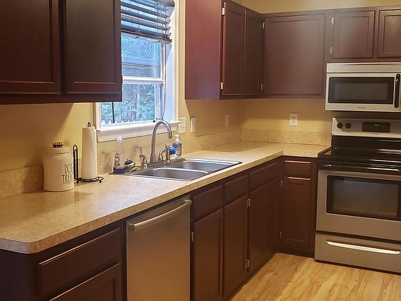2nd image of 48219 Picketts Harbor Ct