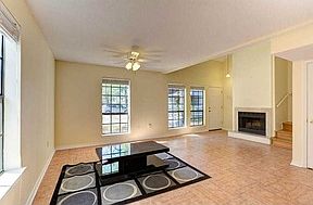 5th image of 405 Cedarwood Dr