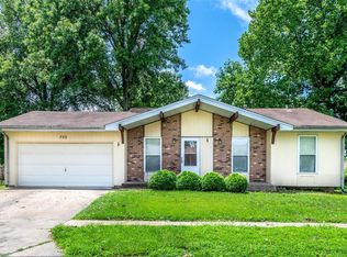 723 Watersedge Dr, Florissant, MO 63034