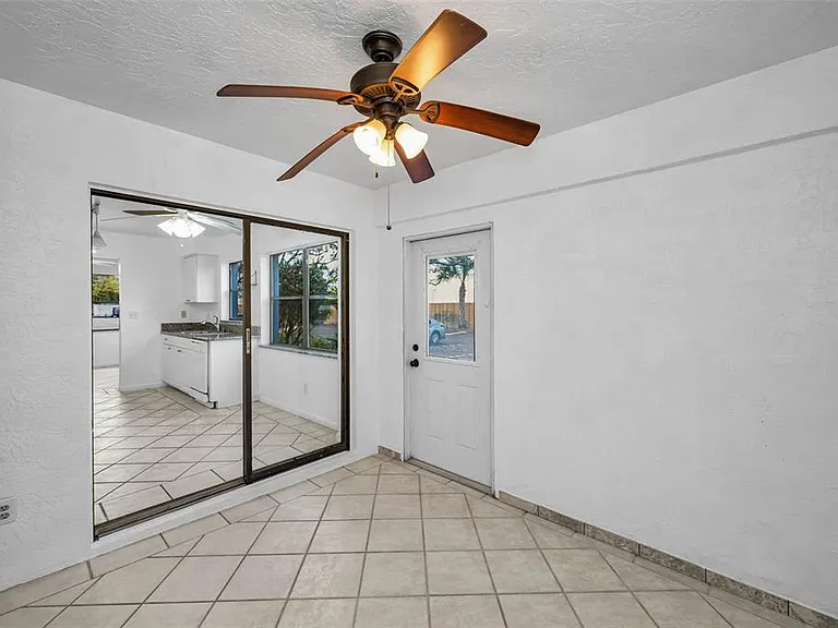 10626 Longwood Dr #102 — Photo 30