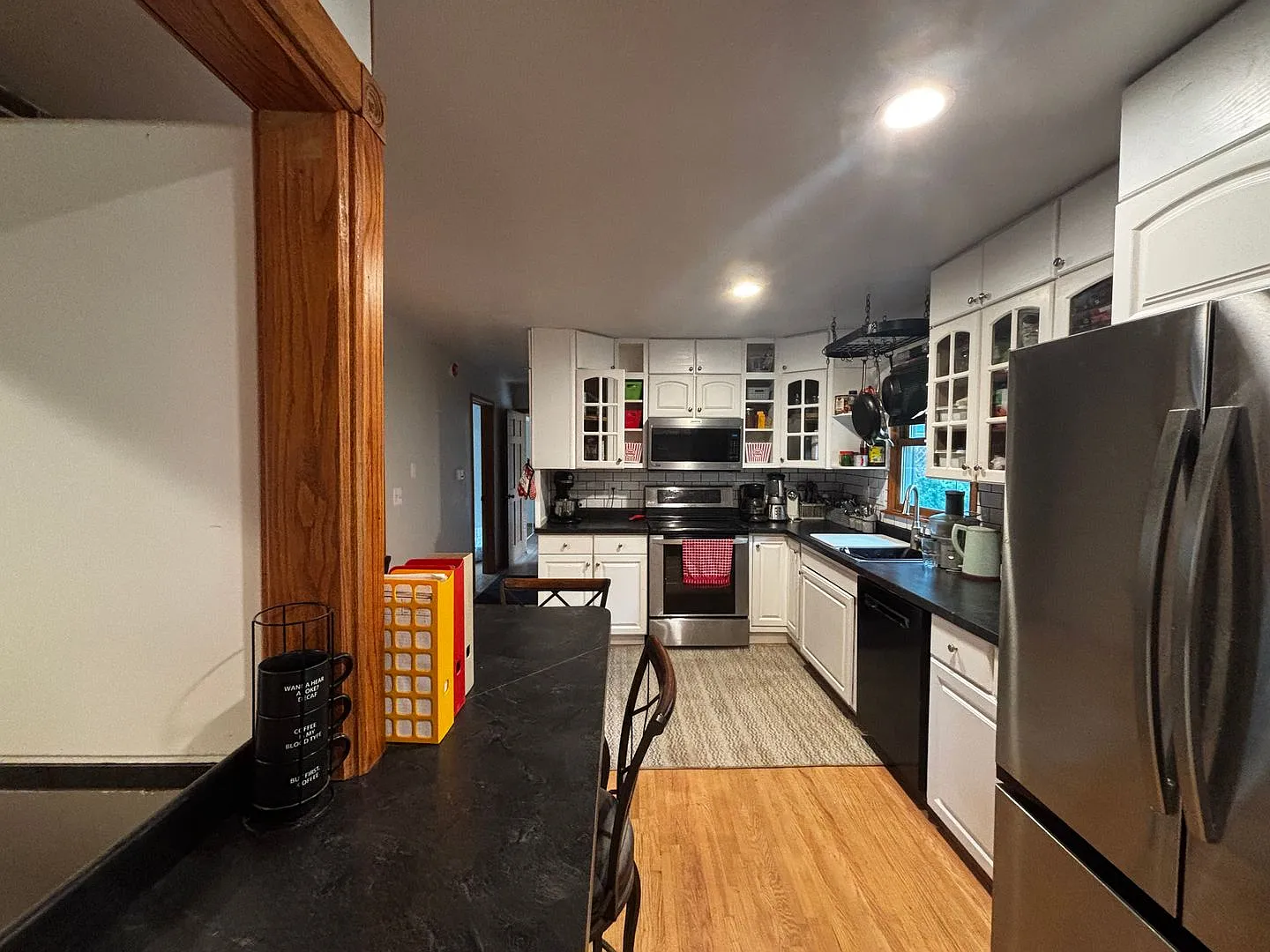 3 Bed 2 Bath Home with Large Backyard for RENT — Photo 3