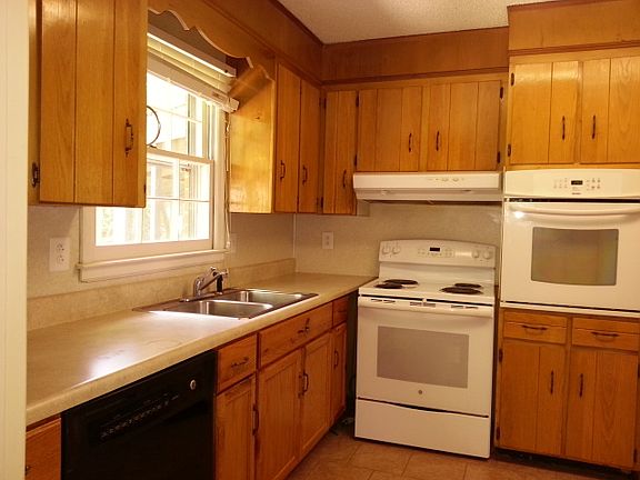3rd image of 3206 Aspendale Ln