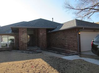 413 Conestoga Dr, Yukon, OK 73099