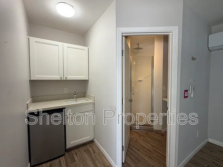 2514 E Fairmount Ave — Photo 34