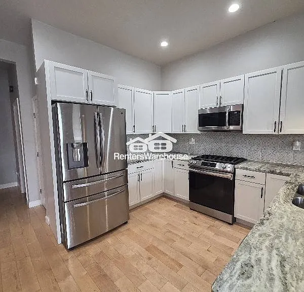 3204 Winnebago St — Photo 12