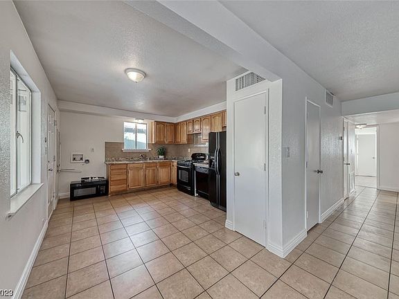 5th image of 368 Upland Blvd