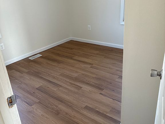 5th image of 2127 E Walton Blvd