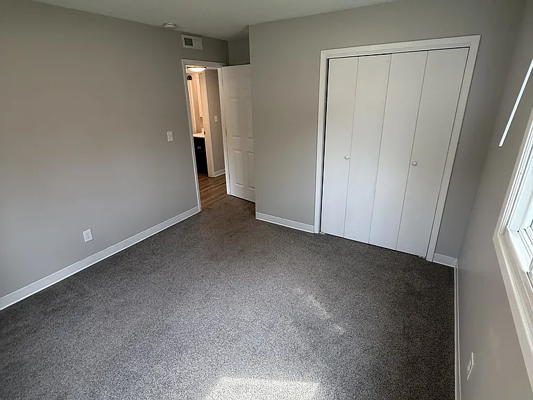1014-1028 Shagbark Dr #4 — Photo 4
