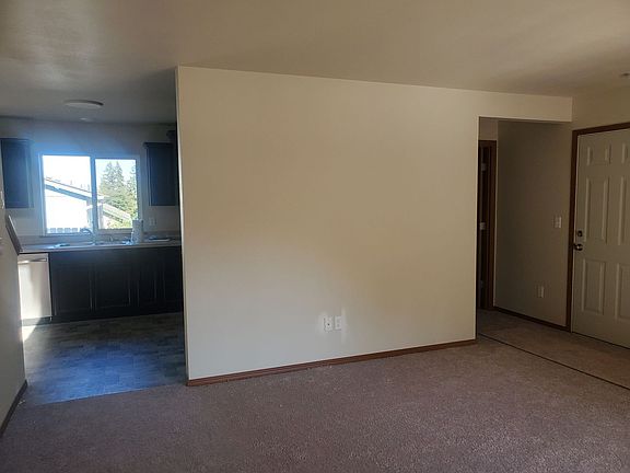 5th image of 21 E Parkway Blvd