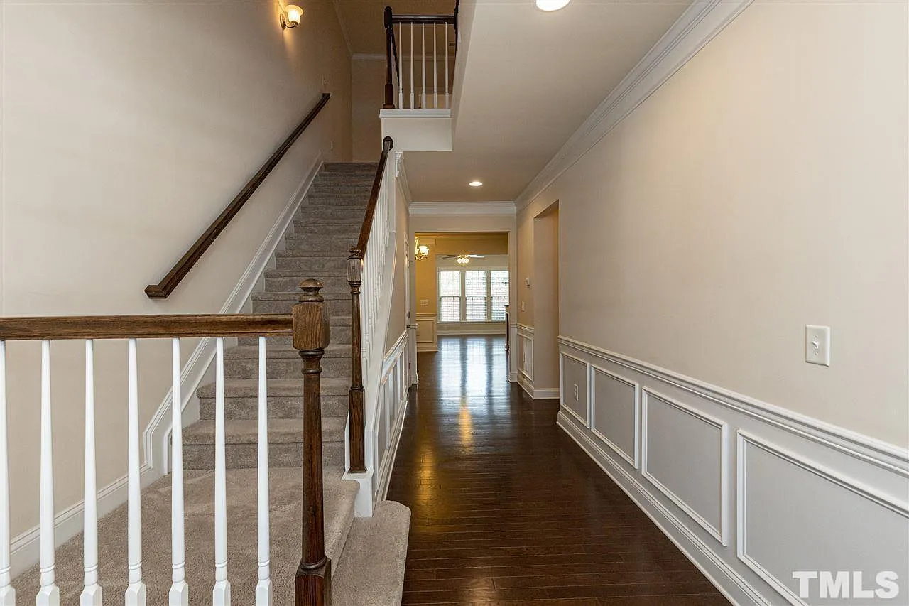 4 bed, 3.5 bath, 2657 sqft, $2,850 — Photo 3