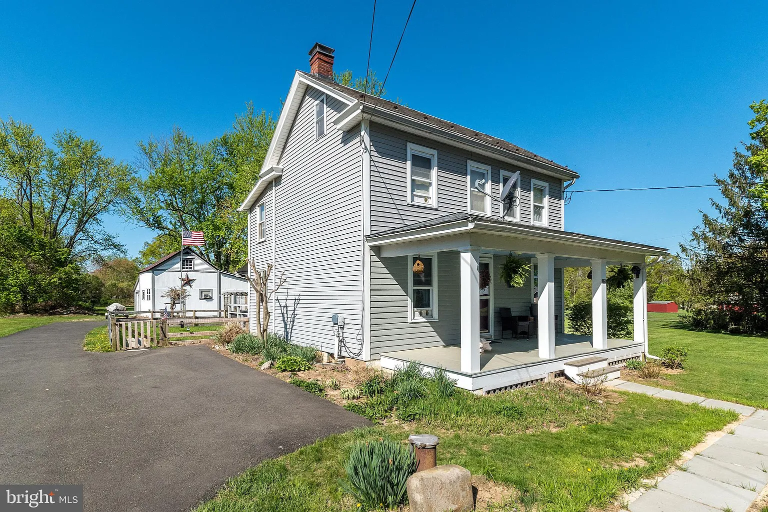 1664 Chestnut Ridge Rd photo 1