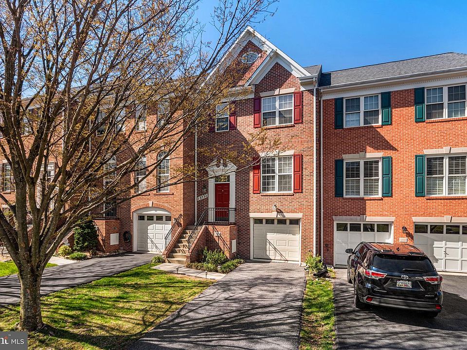 1st image of 13732 Valley Oak Cir