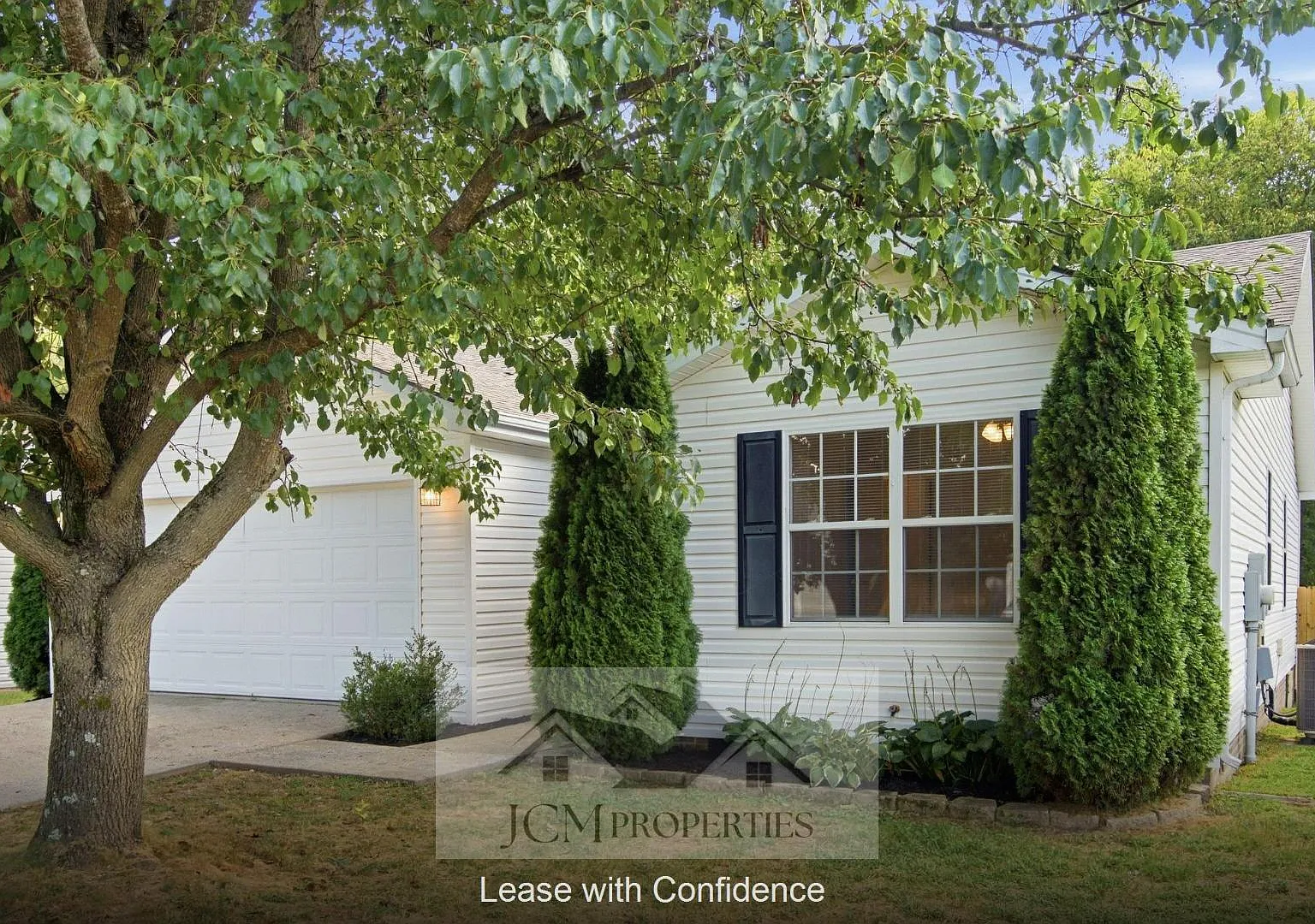 700 Cottonwood Dr — Photo 2