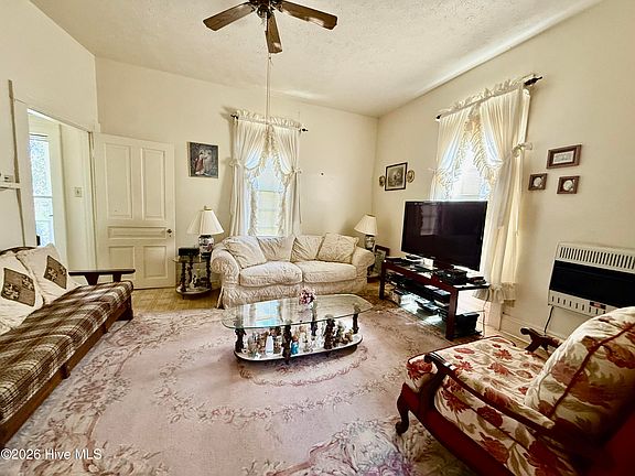 5th image of 83 2nd Ave Pee Dee