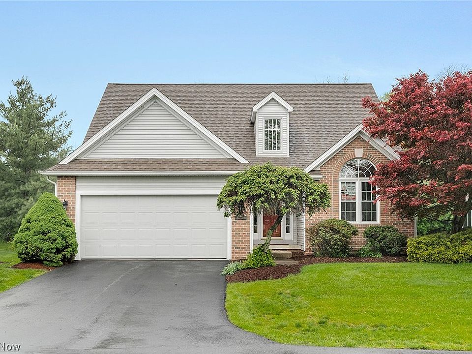 1st image of 90 Lake Pointe Cir
