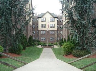 240 W Tulpehocken St #B301, Philadelphia, PA 19144