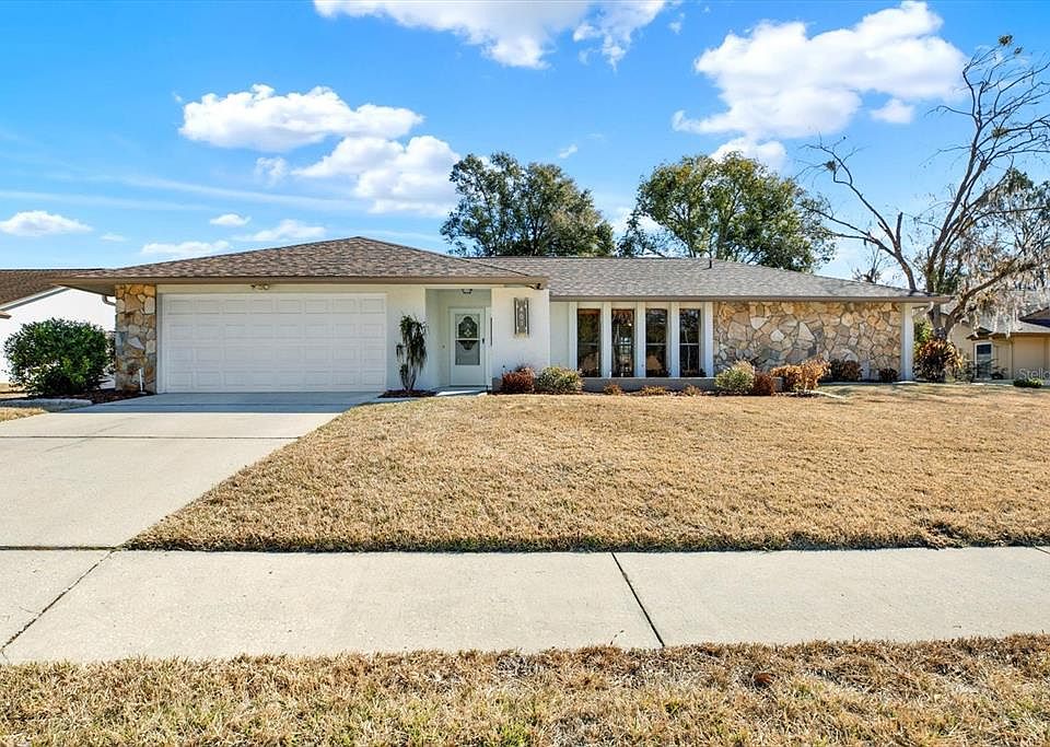 1st image of 401 Running Horse Rd