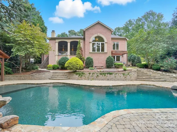 204 Whiterock Dr, Mount Holly, NC 28120