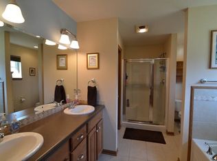 109 Muir Valley Rd, Delafield, WI 53018