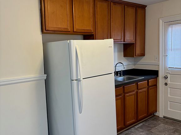 2nd image of 101 S Holly Ave