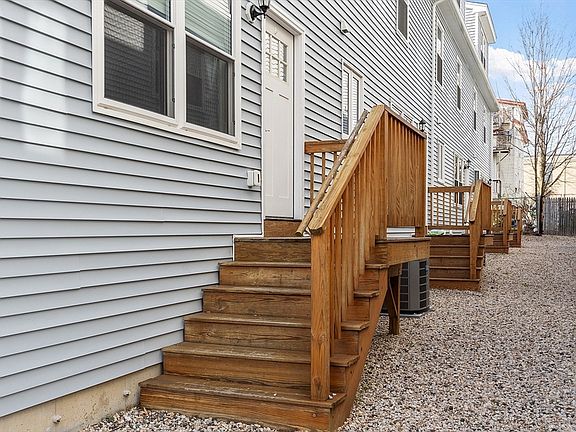 4th image of 29 Orchard St #29A