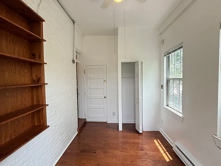 4034 Calvert St NW #5 — Photo 11