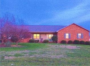 157 Meadow Oaks Dr, Statesville, NC 28625