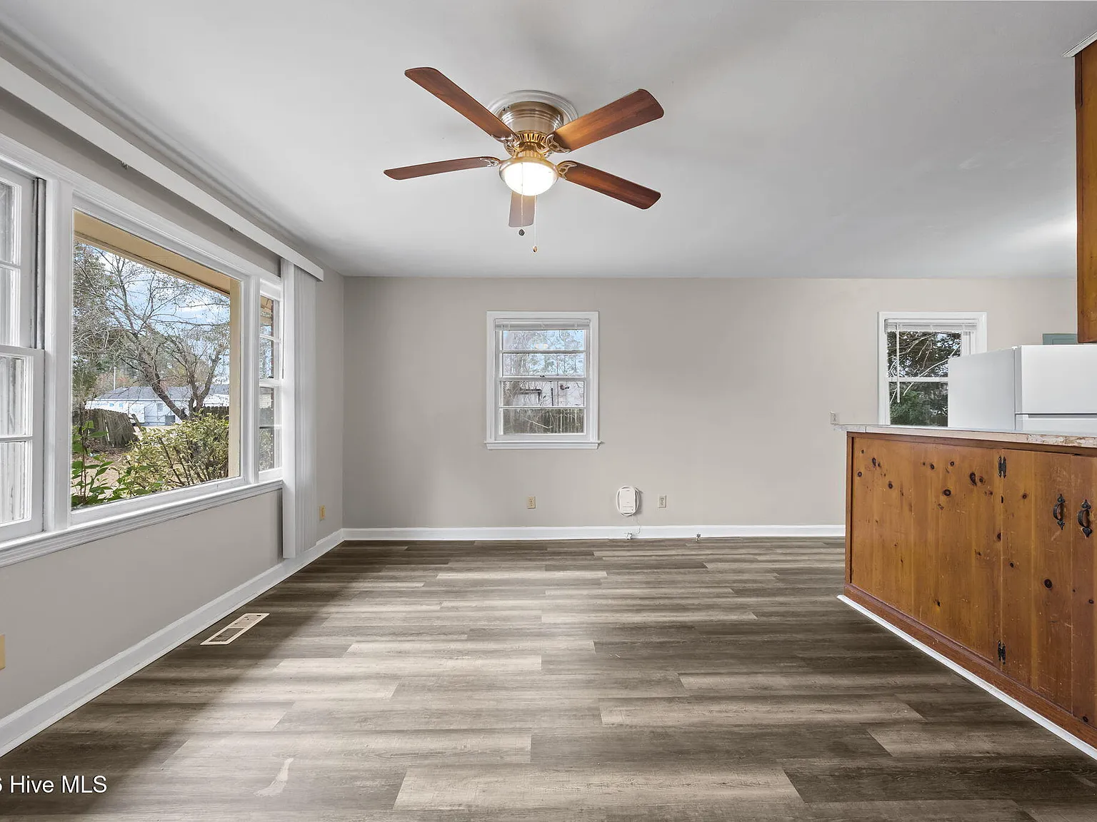 2 bed, 1.0 bath, $925 — Photo 4