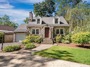 2031 Regent St, Niskayuna, NY 12309