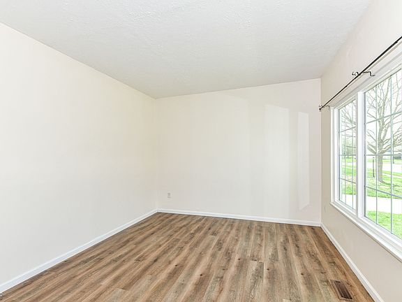 5th image of 5249 Hickory Lake Dr
