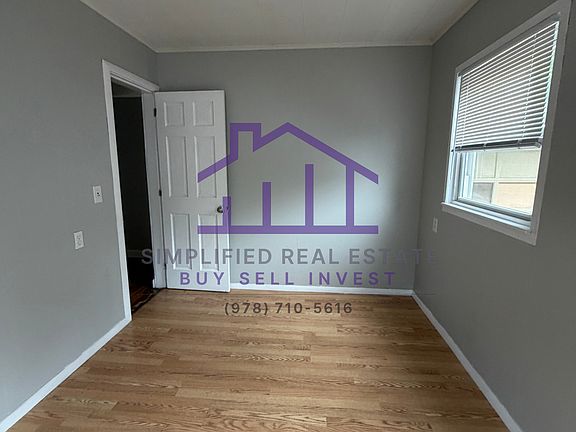 3rd image of 99 Webster St #1R