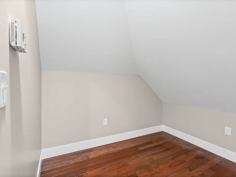 521 Warren St #4 — Photo 45