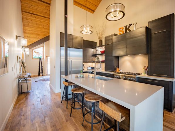 5925 Royal St #9