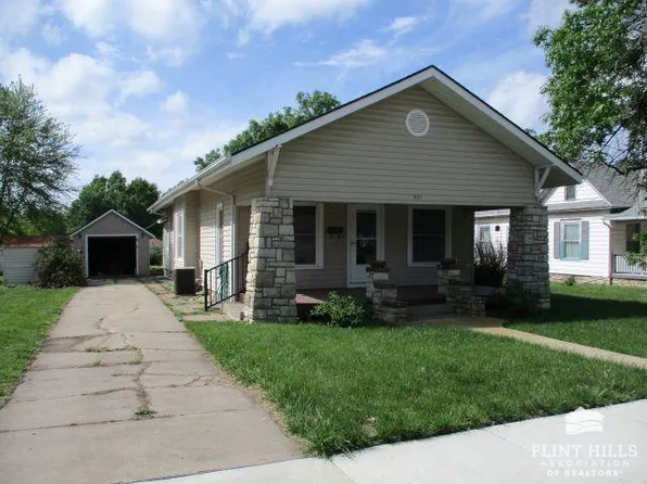 921 E Main St, Council Grove, KS 66846
