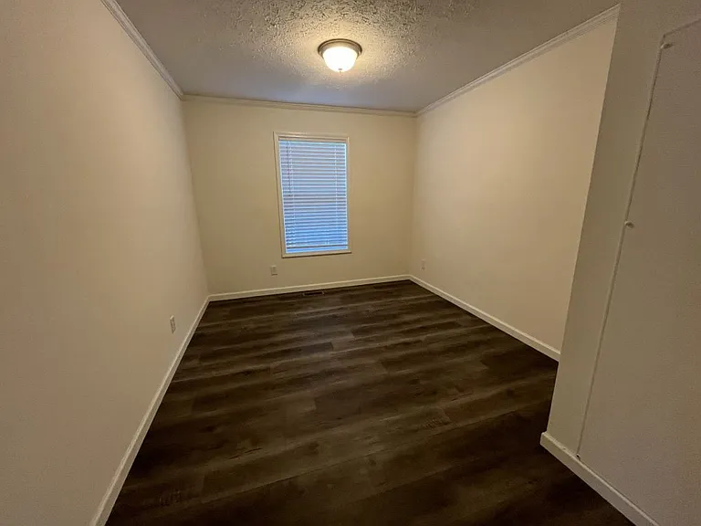 10 Coachlight Ct #63 — Photo 8