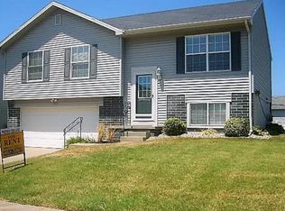 17520 Gertrude Cir, Omaha, NE 68136